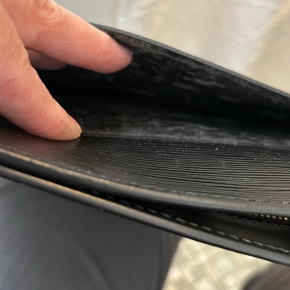 LOUIS VUITTON BLACK EPI LEATHER CLUTCH CONVERSION TO CROSS BODY BAG - Picture 16 of 17